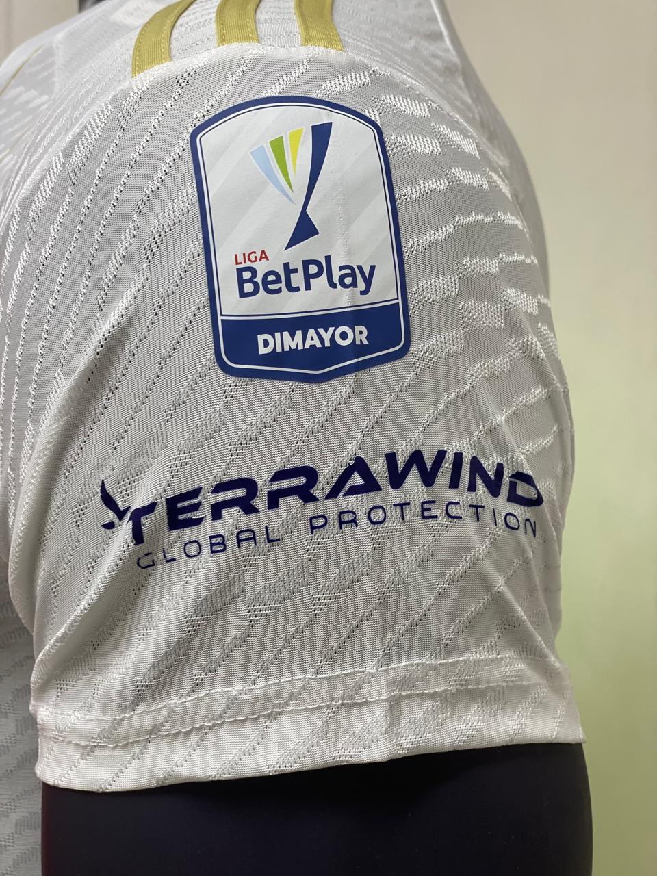 CAMISETA MILLOS BLANCAVERSIONPLAYER 2025