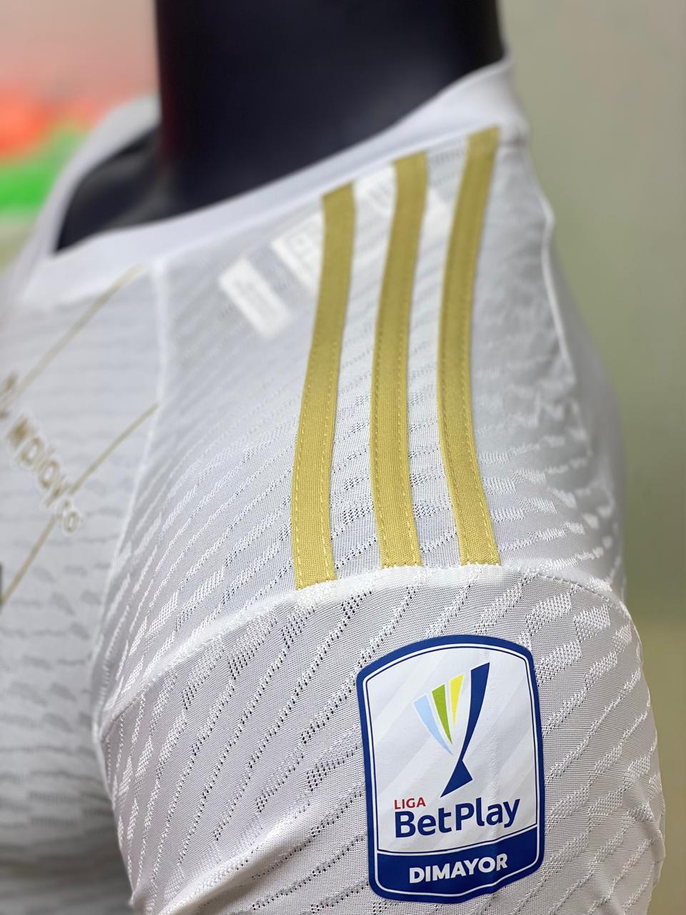 CAMISETA MILLOS BLANCAVERSIONPLAYER 2025